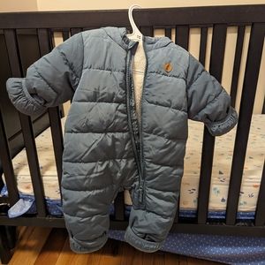 Infant snow suit (h&m size 2-4m) never worn